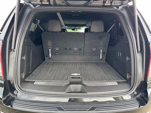 Used 2021 Chevrolet Suburban RST image 13