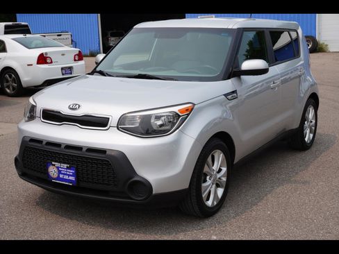 Used 2015 Kia Soul + image 1