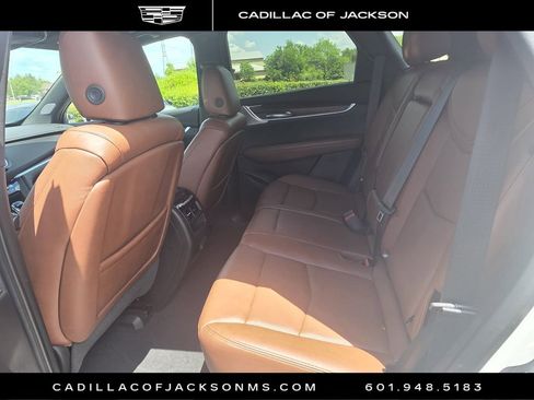Certified 2023 Cadillac XT5 Sportv w/ Technology Package image 25