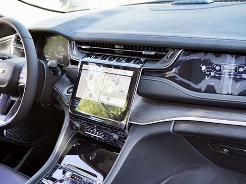 New 2023 Jeep Grand Cherokee Limited 4xe image 12