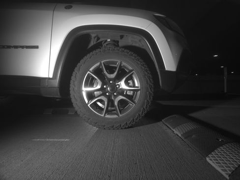 Used 2025 Jeep Compass Trailhawk image 13