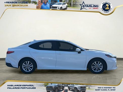 Used 2025 Toyota Camry LE image 7