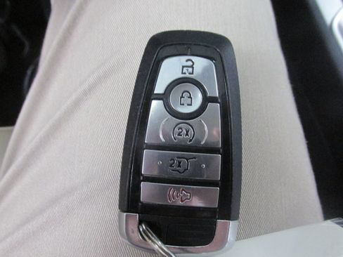 Certified 2023 Ford Edge SEL w/ Convenience Package AWD/4WD image 42
