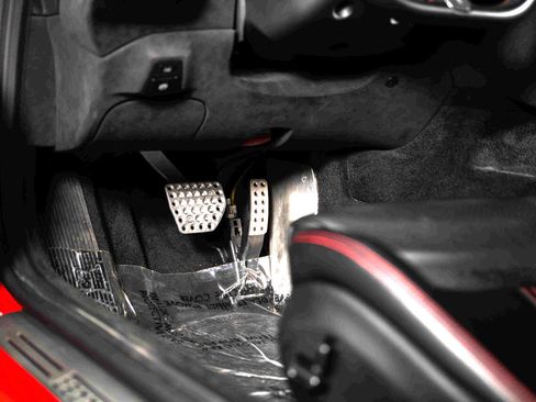 Used 2021 Ferrari Roma image 37