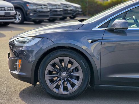 Used 2019 Tesla Model X 100D AWD/4WD image 9