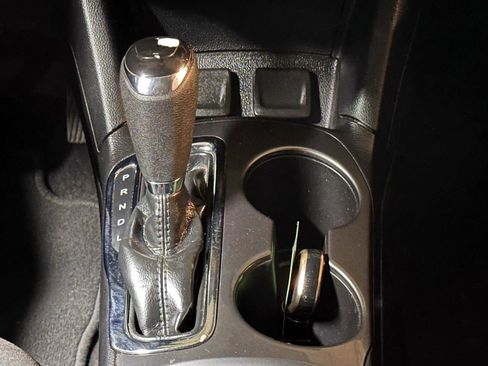 Used 2018 Chevrolet Cruze LT w/ Convenience Package image 20