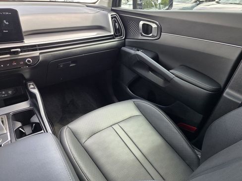 Used 2025 Kia Sorento S w/ Panoramic Sunroof Package FWD image 14