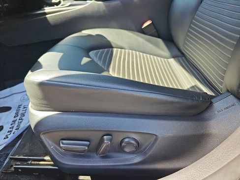 Used 2022 Toyota Camry SE FWD image 32