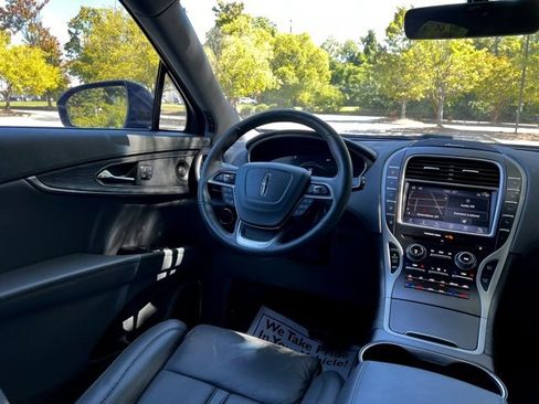 Used 2019 Lincoln Nautilus Reserve image 36