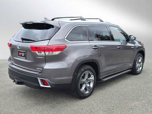 Used 2018 Toyota Highlander Limited Platinum AWD/4WD image 3