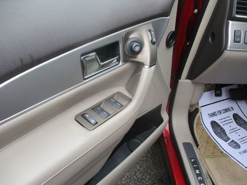 Used 2013 Lincoln MKX AWD image 10