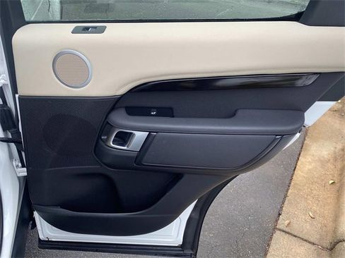Used 2021 Land Rover Discovery S image 34