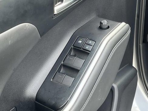 Used 2022 Toyota Highlander XLE image 26