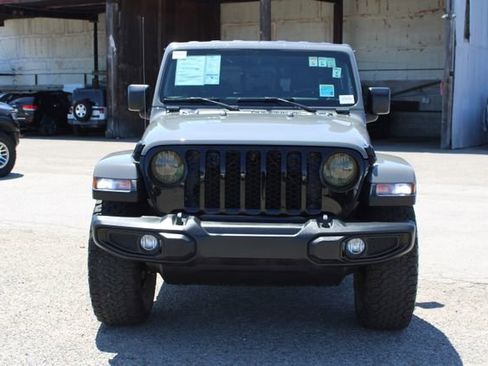 Used 2022 Jeep Gladiator Willys image 2