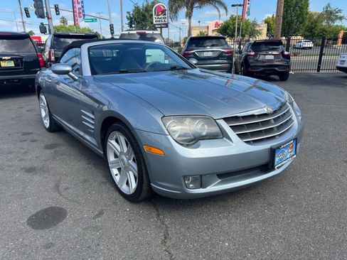 Used 2005 Chrysler Crossfire Limited image 2