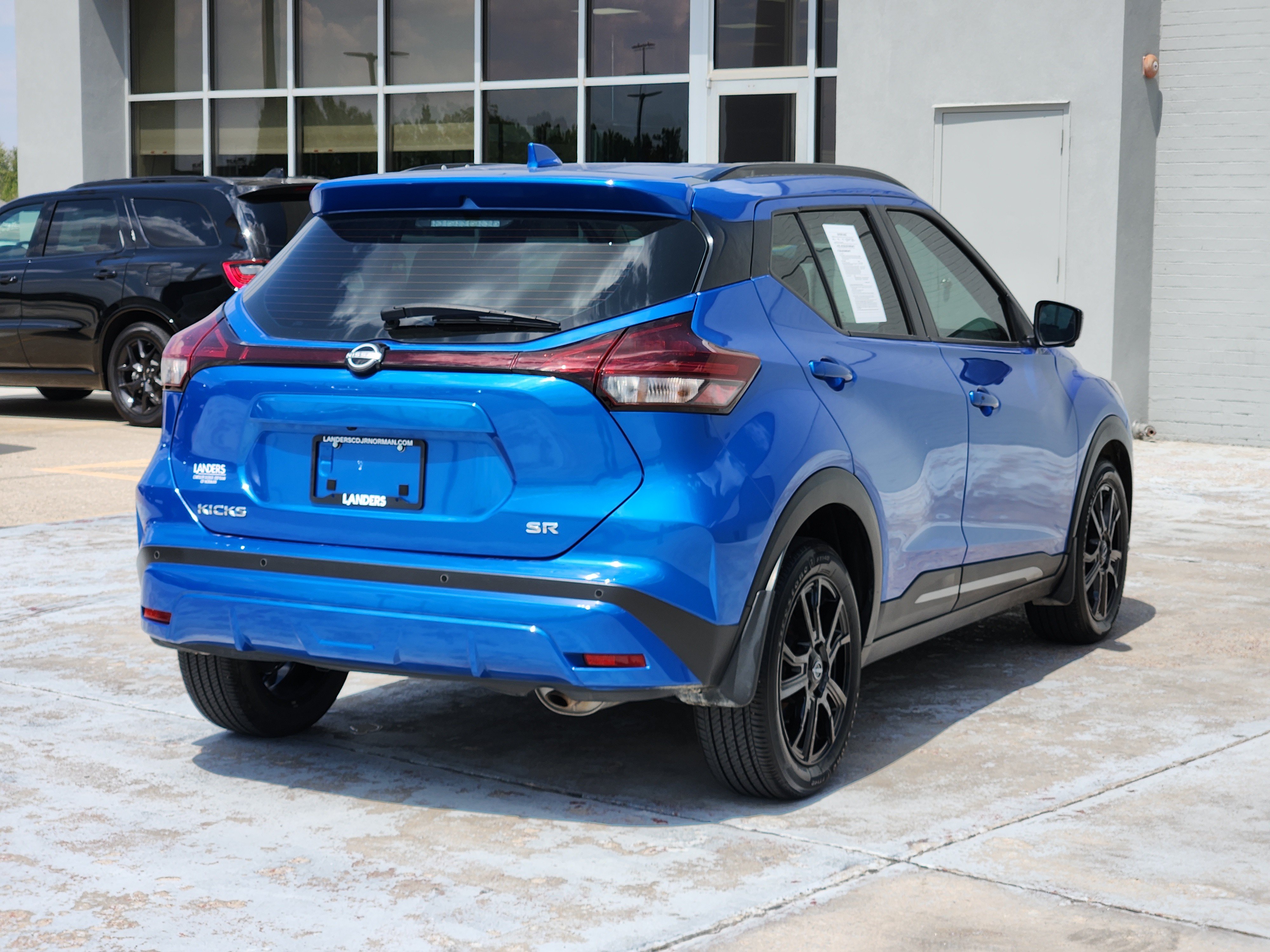 Used 2024 Nissan Kicks SR FWD image 8