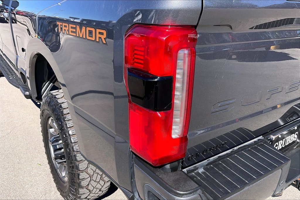 Used 2023 Ford F250 Lariat w/ Lariat Ultimate Package AWD/4WD image 39