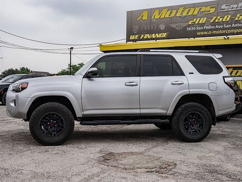Used 2022 Toyota 4Runner SR5 RWD image 8