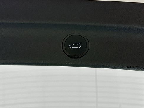 Used 2023 Tesla Model Y Performance image 27