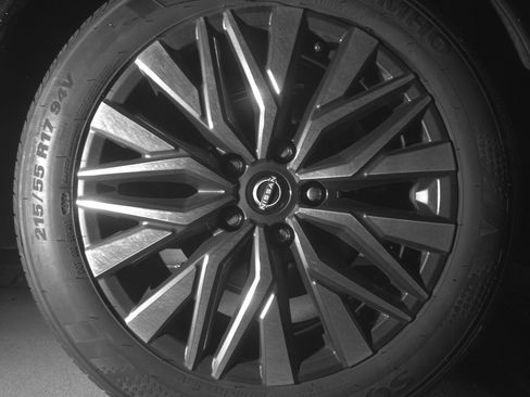 Used 2025 Nissan Altima 2.5 SV FWD image 15