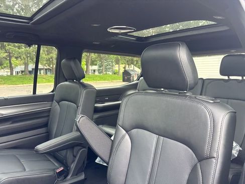 New 2026 Jeep Grand Wagoneer Limited AWD/4WD image 8