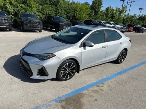 Used 2017 Toyota Corolla SE w/ SE Premium Package FWD image 15