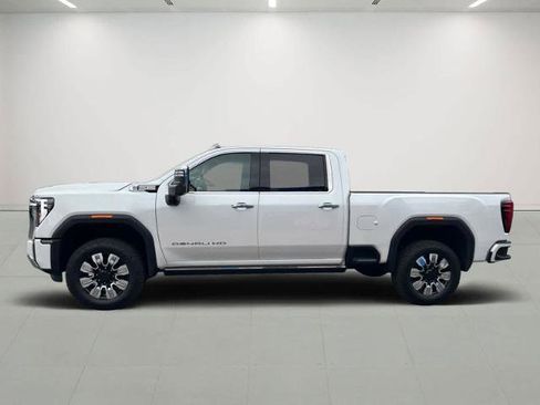 Used 2025 GMC Sierra 2500 Denali w/ Denali Reserve Package image 3
