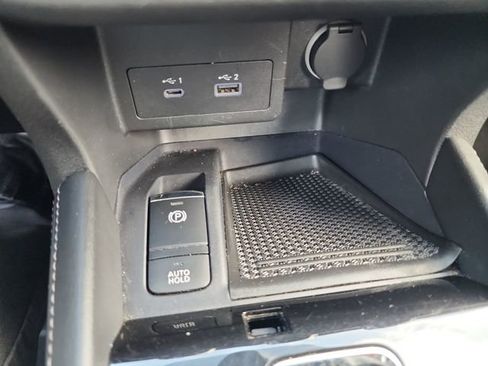 Used 2023 Nissan Kicks SV image 24