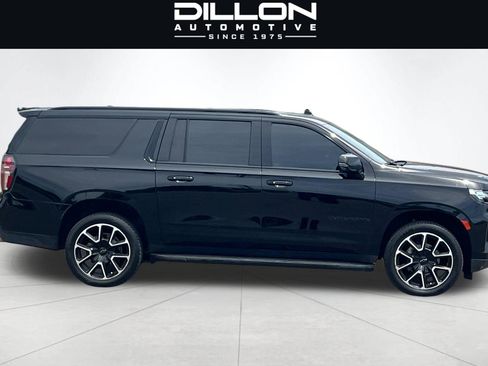 Used 2022 Chevrolet Suburban RST w/ Sport Performance Package AWD/4WD image 3