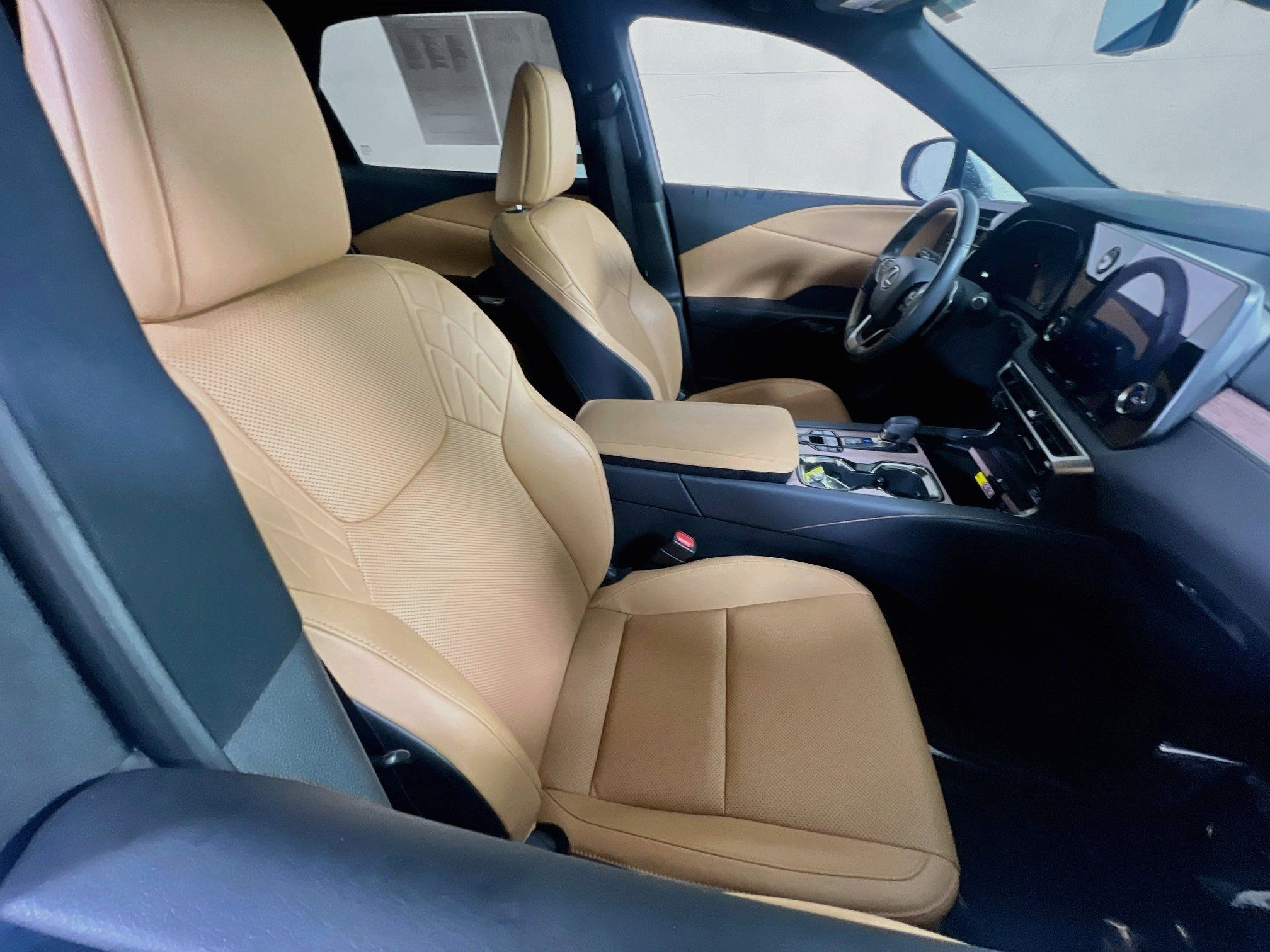 Used 2023 Lexus RX 350 Premium w/ Accessory Package AWD/4WD image 27