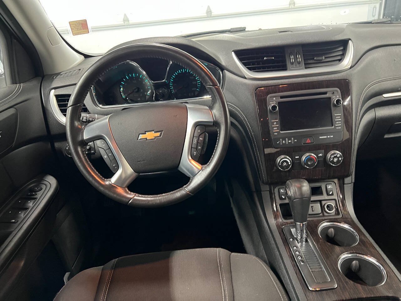 Used 2016 Chevrolet Traverse LT w/ Style and Technology Package FWD image 8