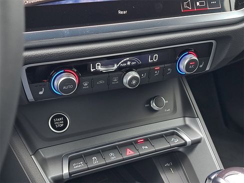 New 2025 Audi Q3 2.0T Premium image 14