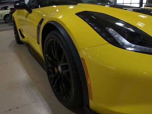 Used 2016 Chevrolet Corvette Z06 w/ 3LZ Preferred Equipment Group RWD image 31