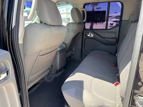 Used 2014 Nissan Frontier SV w/ SV Value Truck Package AWD/4WD image 8