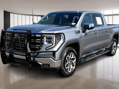 Used 2023 GMC Sierra 1500 SLT image 3