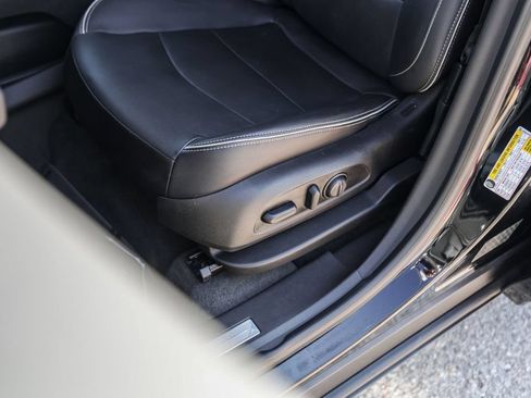 Used 2018 GMC Terrain Denali w/ Advanced Safety Package AWD/4WD image 11