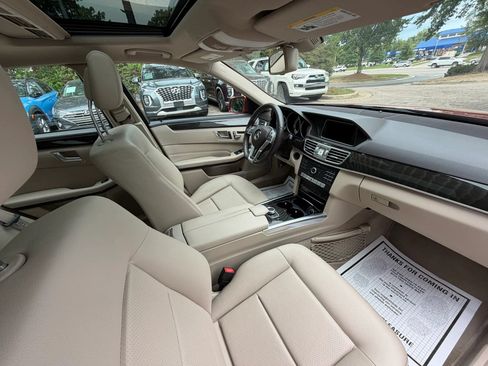 Used 2016 Mercedes-Benz E 350 4MATIC Sedan w/ Parking Assist Package image 10