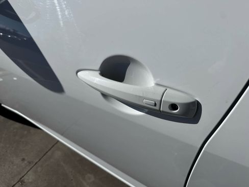 Used 2024 Nissan Sentra SV image 9