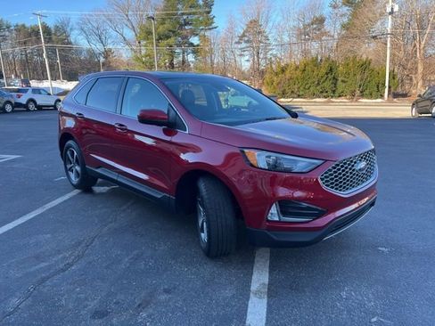 Used 2024 Ford Edge SEL w/ Convenience Package image 3