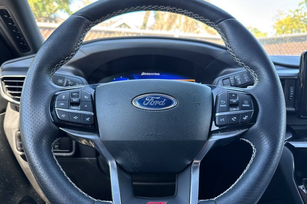 Used 2023 Ford Explorer ST w/ Equipment Group 401A AWD/4WD image 29