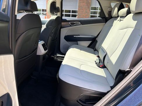 Certified 2024 Kia Sportage EX w/ EX Premium Package AWD/4WD image 20