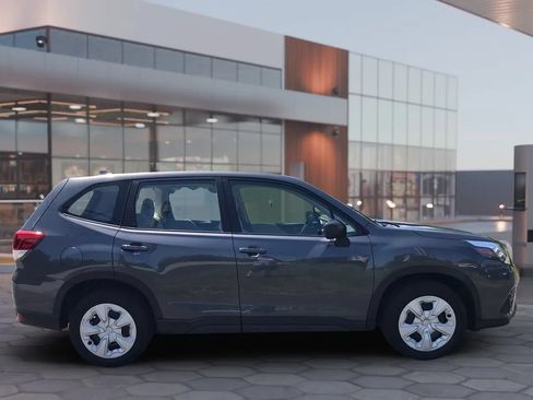 Used 2023 Subaru Forester AWD/4WD image 4