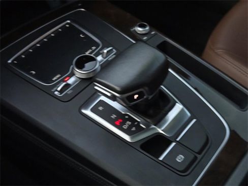 Used 2019 Audi Q5 2.0T Premium Plus w/ Premium Plus Package image 26