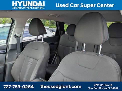 Used 2023 Hyundai Tucson SEL FWD image 3