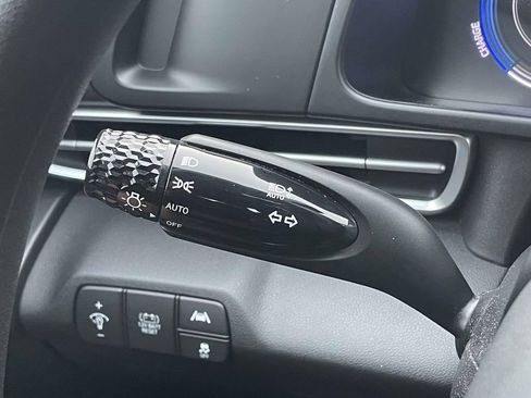 Certified 2023 Hyundai Elantra Blue FWD image 12