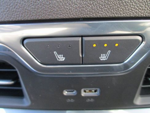 New 2026 GMC Sierra 3500 SLT w/ SLT Premium Package image 14