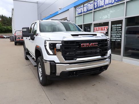 New 2026 GMC Sierra 3500 Pro AWD/4WD image 2