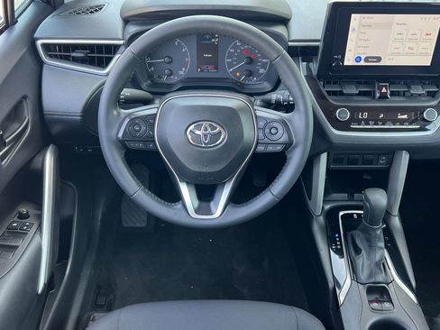 Used 2024 Toyota Corolla Cross LE FWD image 14