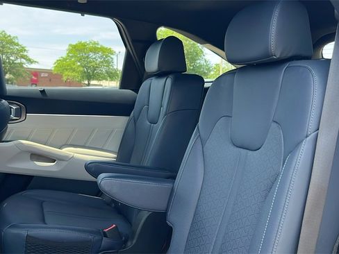 Used 2023 Kia Sorento SX Prestige image 35