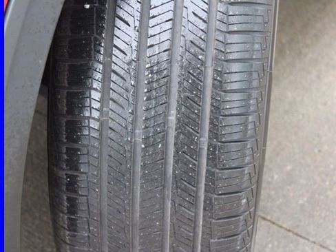 Used 2022 Volkswagen Atlas Cross Sport SEL R-Line image 15